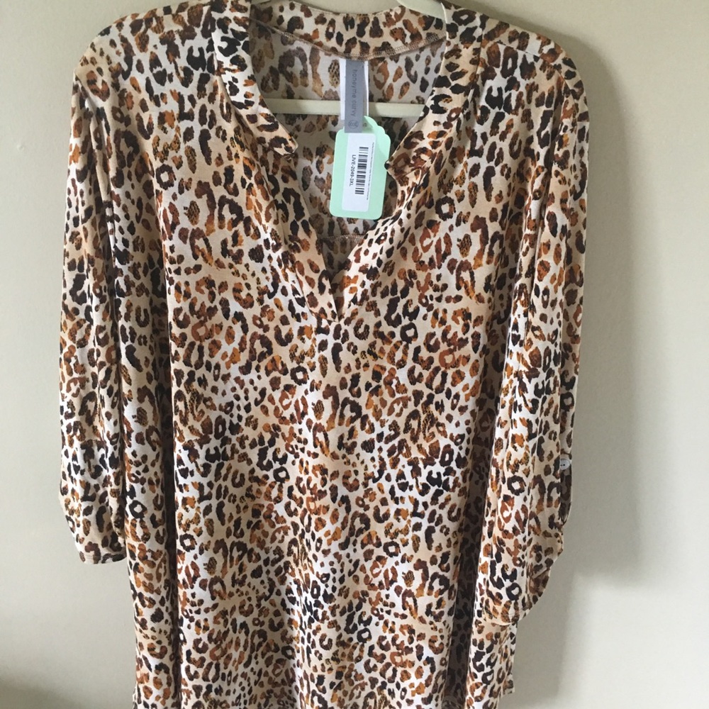 NWOT Leopard print gabby top